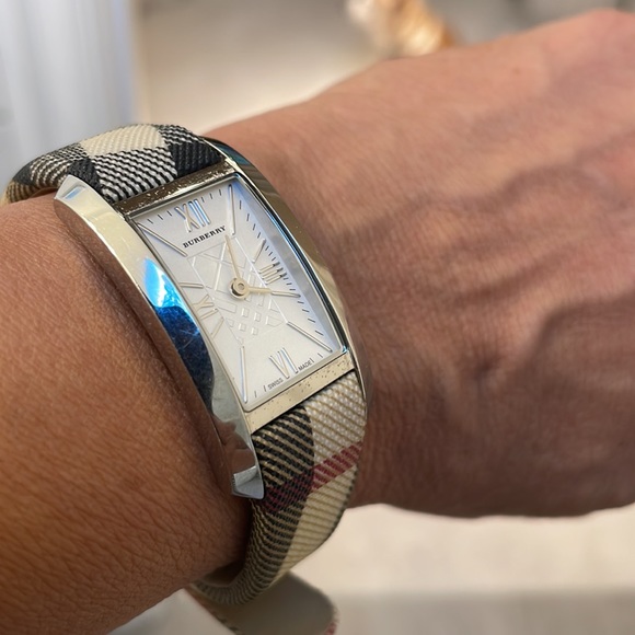 Gently Used Classic Burberry Watch - Picture 3 of 4